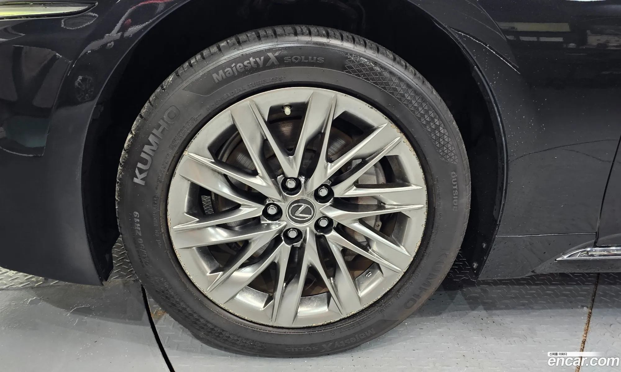 Lexus LS500 2019 — 7
