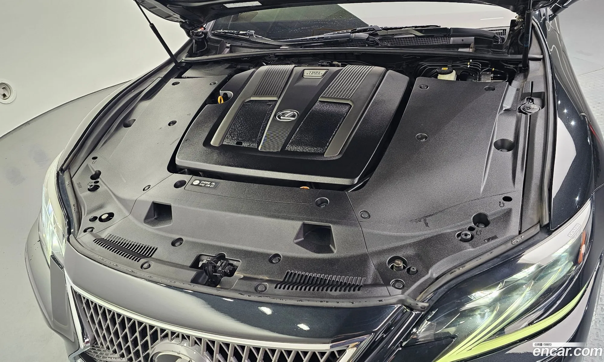 Lexus LS500 2019 — 12