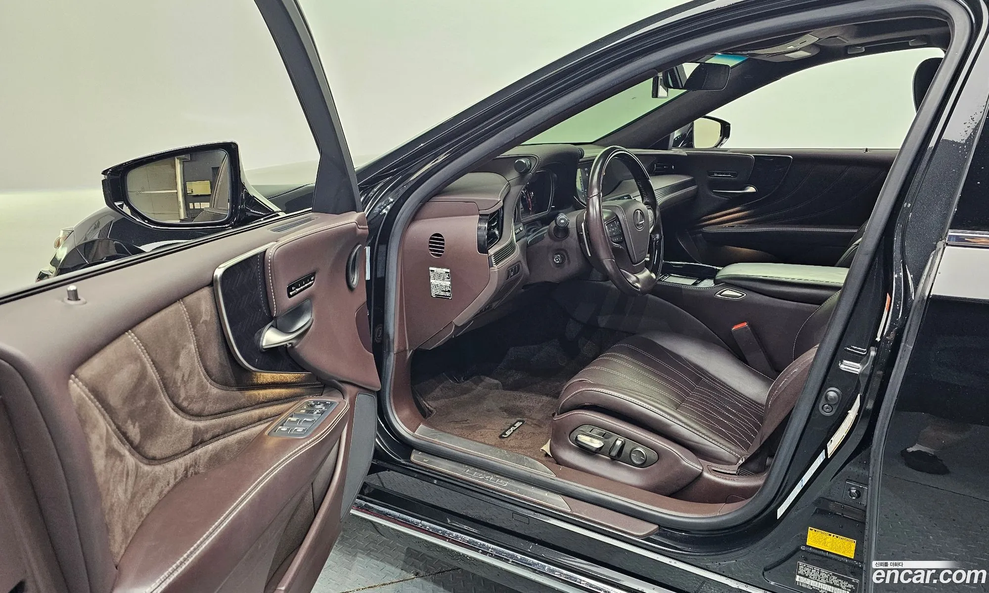 Lexus LS500 2019 — 13