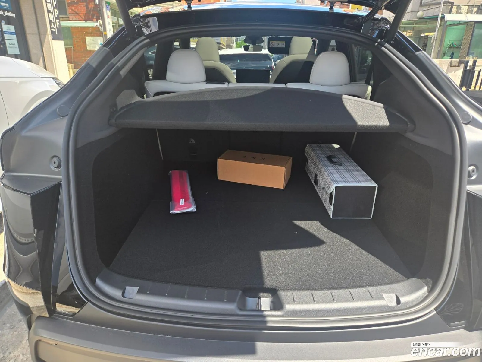 Tesla Model Y 2026 — 6
