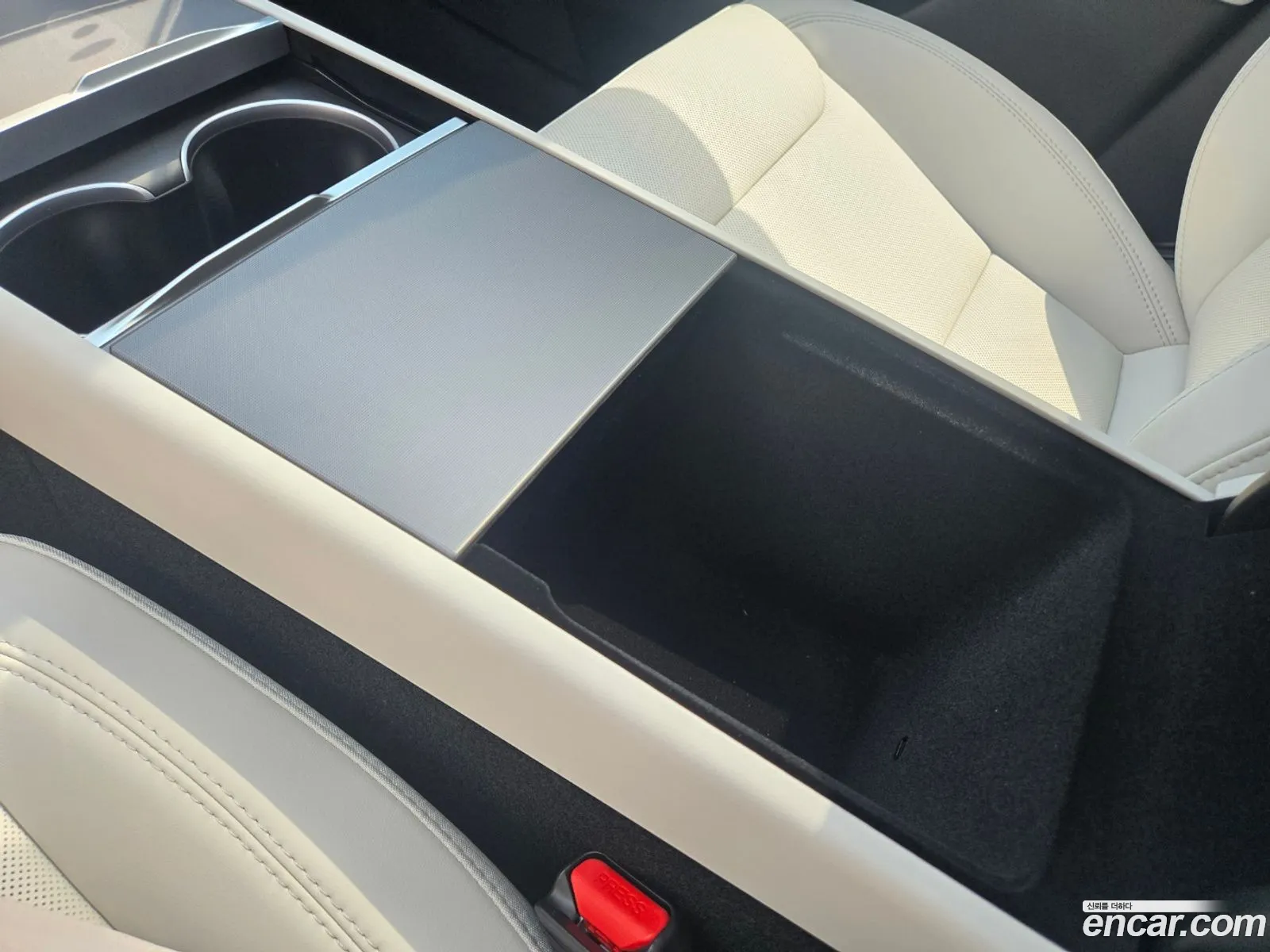 Tesla Model Y 2026 — 7