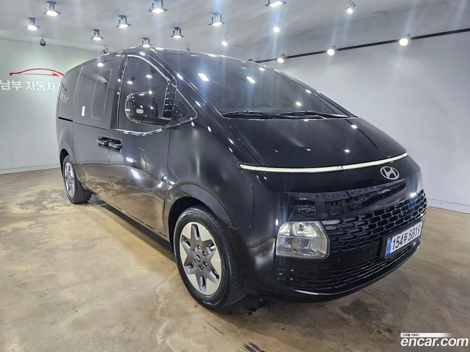 Hyundai Staria 2024 — 3