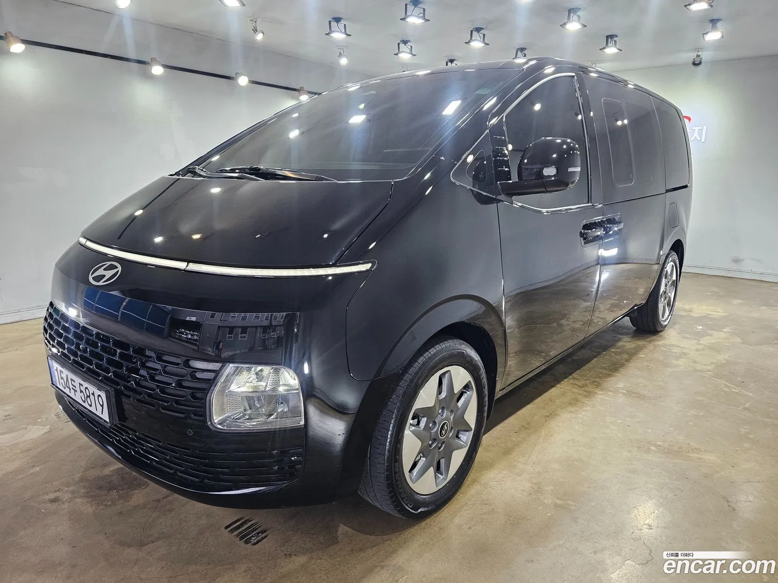 Hyundai Staria 2024 — 17