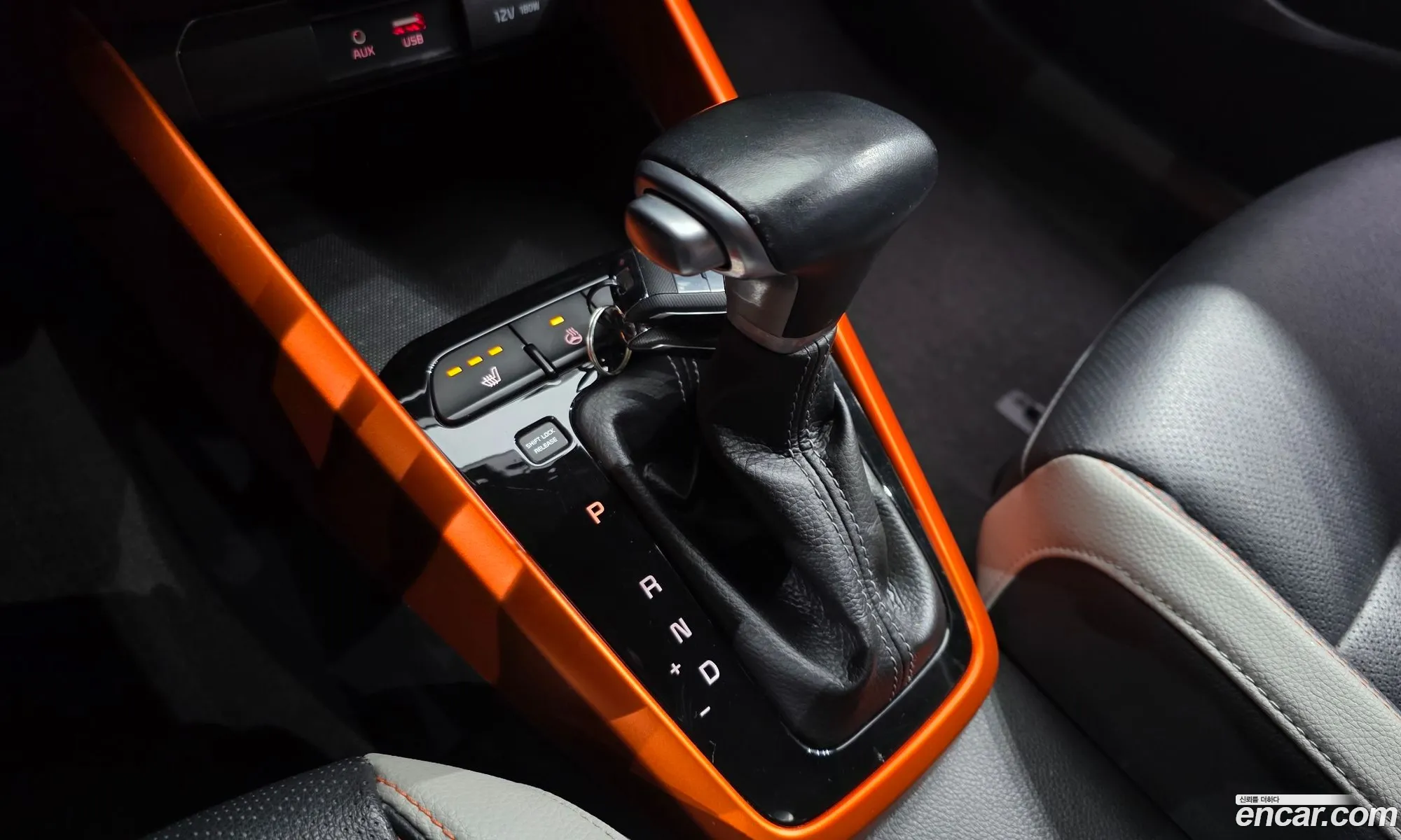 Kia Stonic 2017 KNADE815GJS105200 — 14