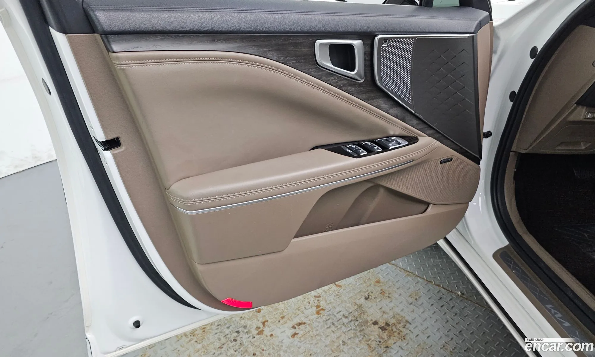 Kia K8 2022 KNAM241BBPA034190 — 17