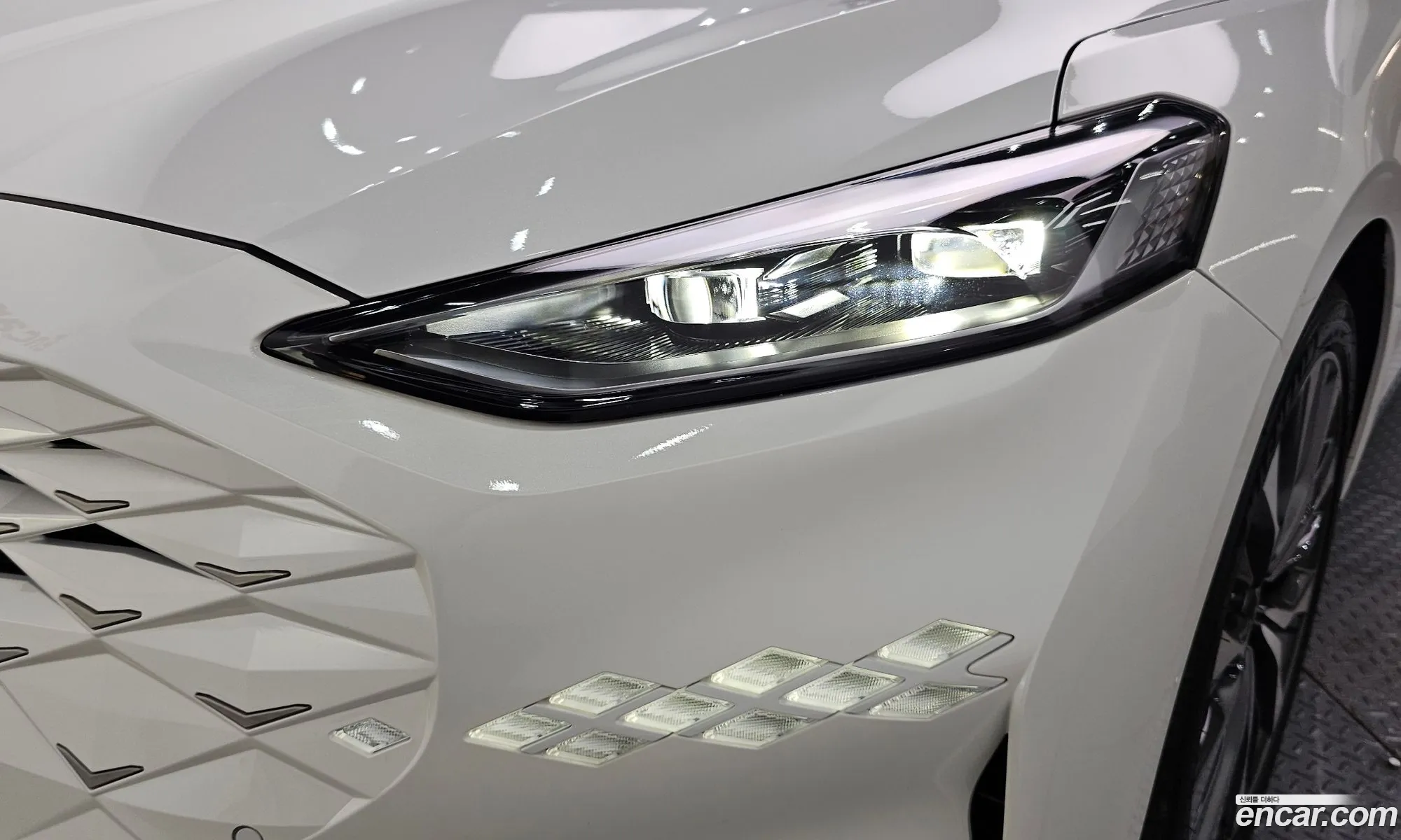 Kia K8 2022 KNAM241BBPA034190 — 2