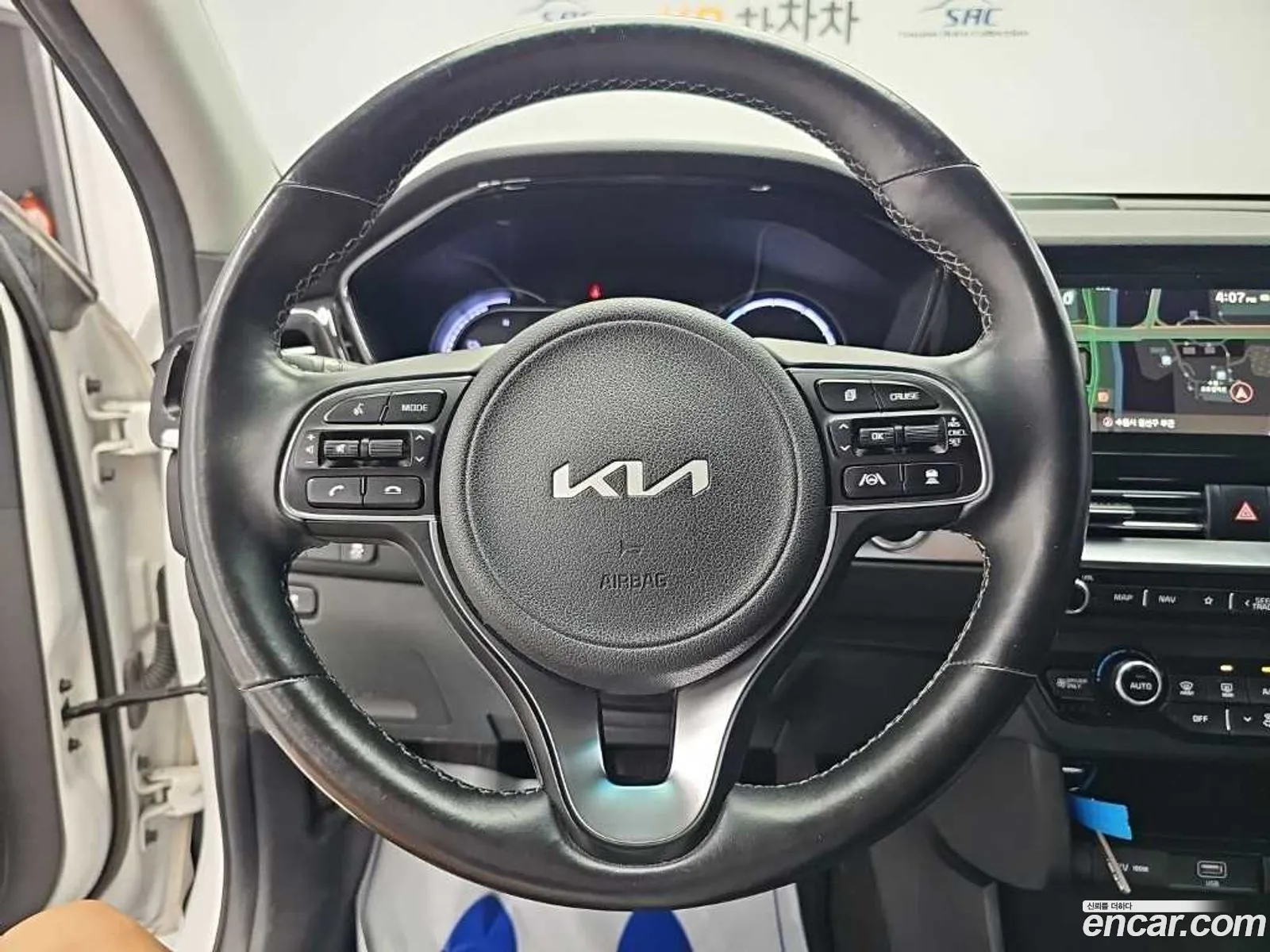 Kia Niro Plus 2022 — 10