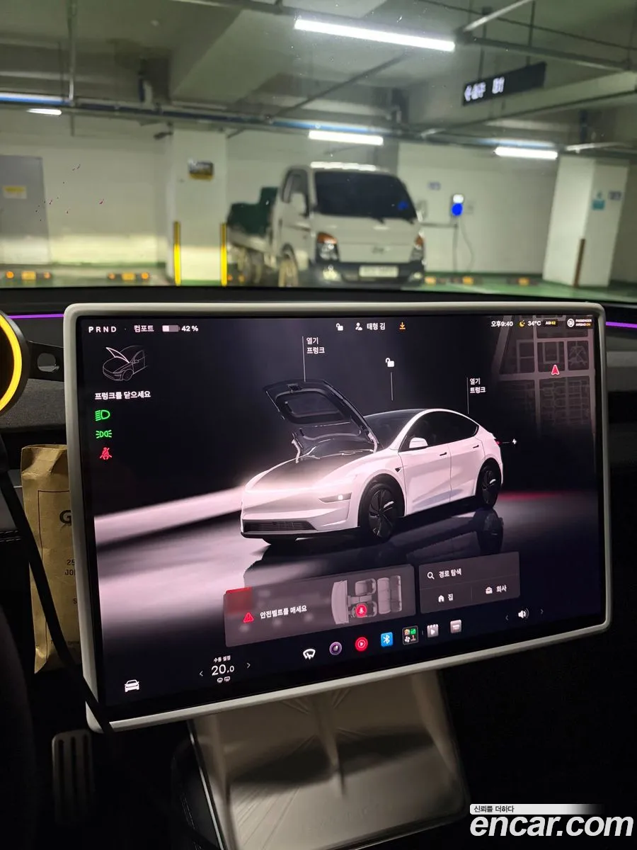 Tesla Model Y 2026 — 4