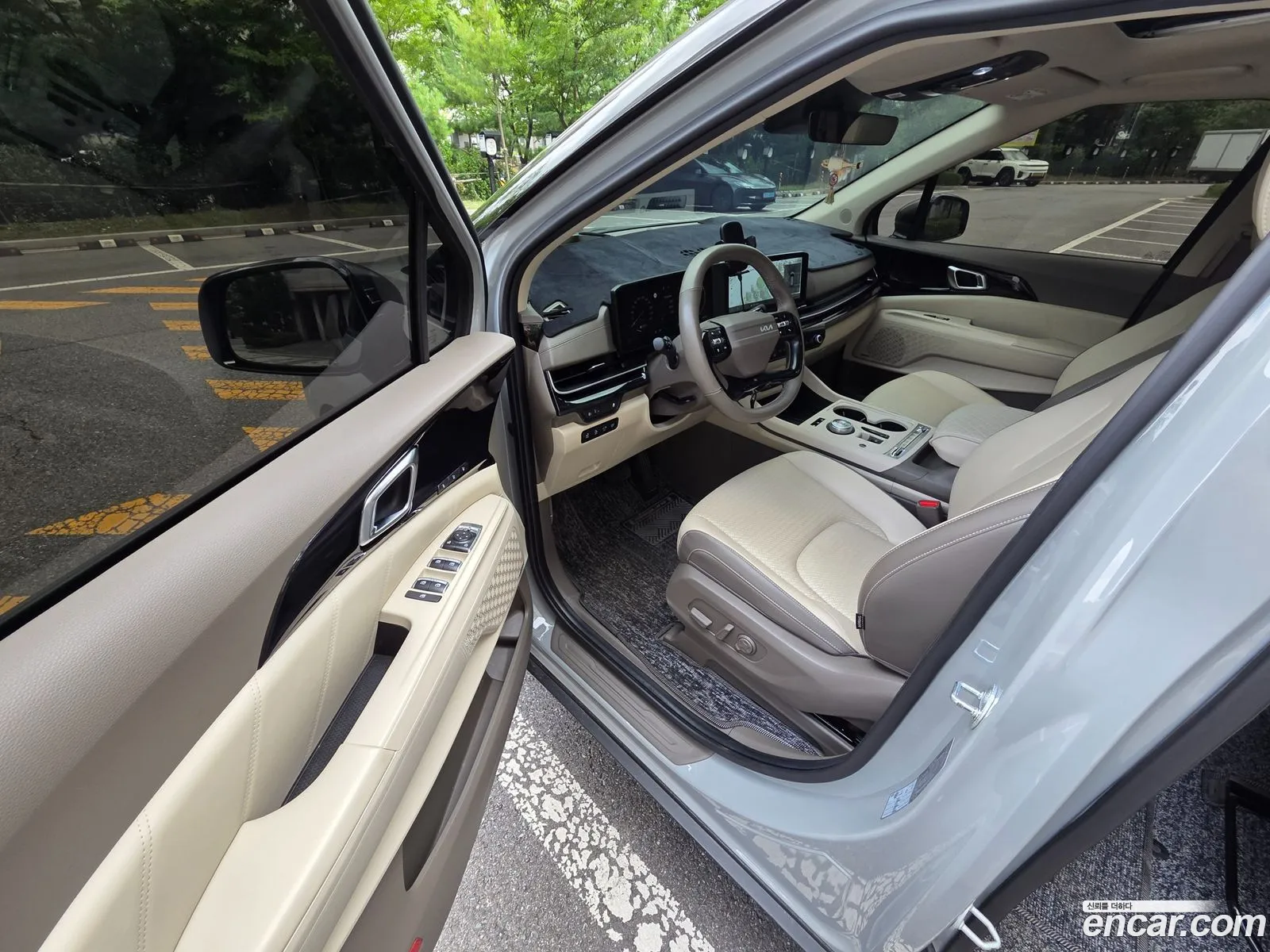 Kia Carnival 2025 — 16