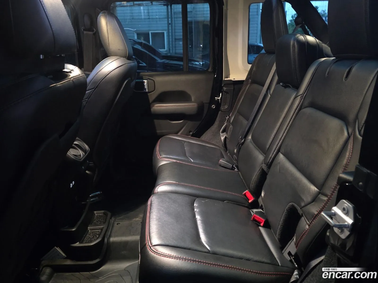 Jeep Wrangler 2019 — 4
