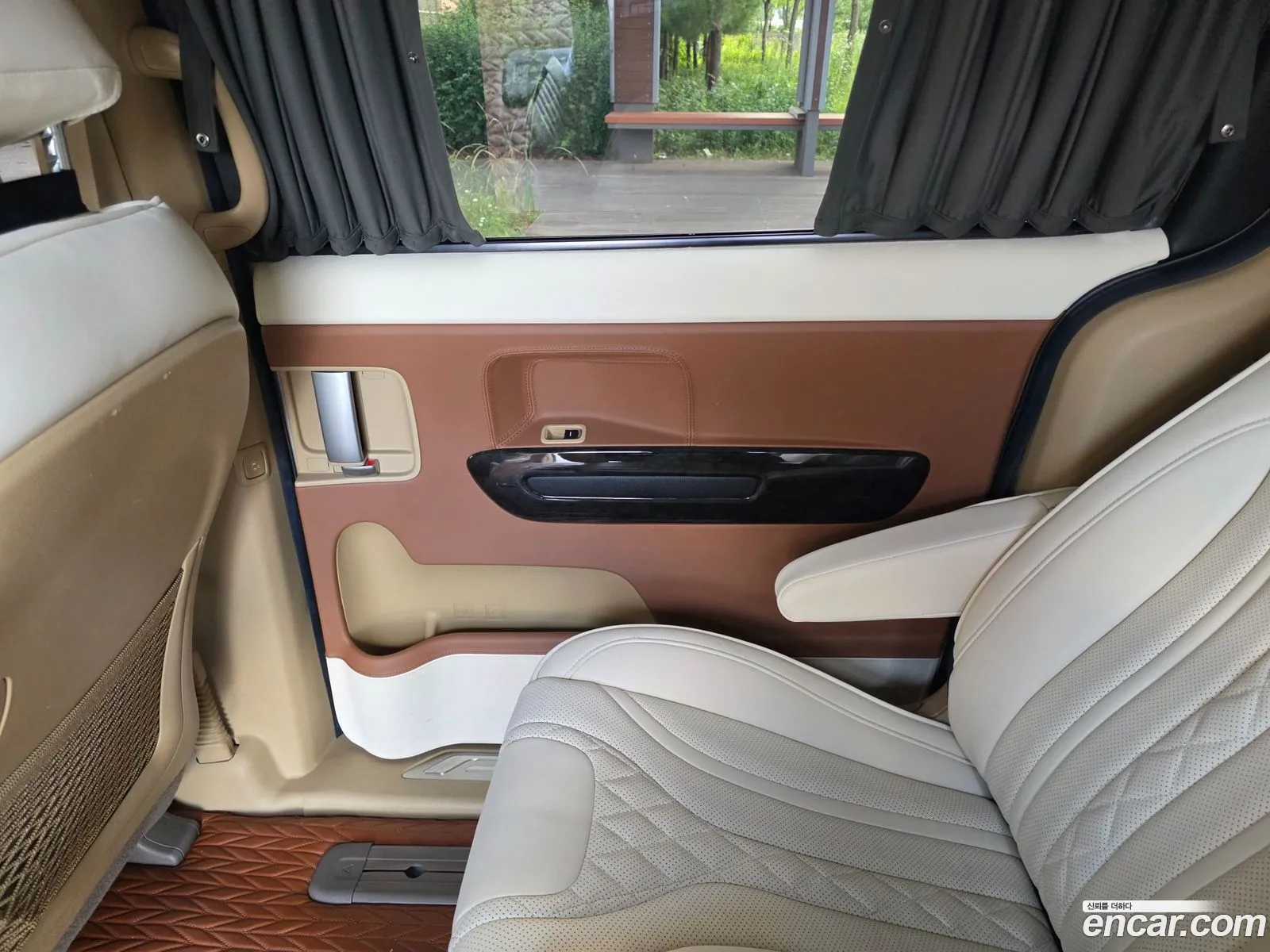 Kia Carnival 2019 — 17