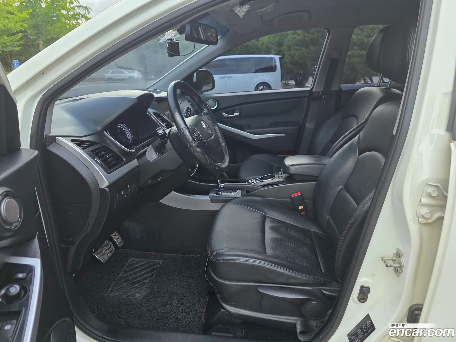 KG Mobility (SsangYong) Korando C 2016 — 13