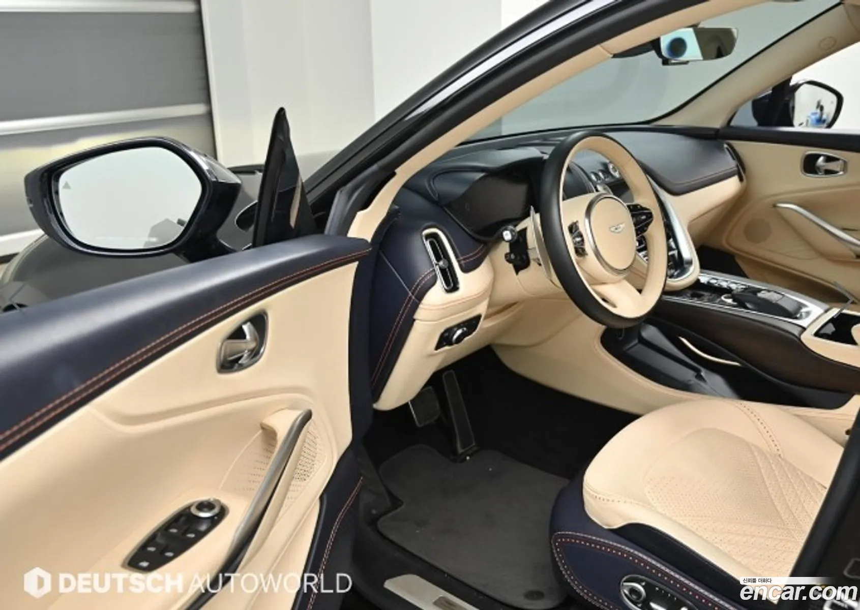 Aston Martin DBX 2021 — 15