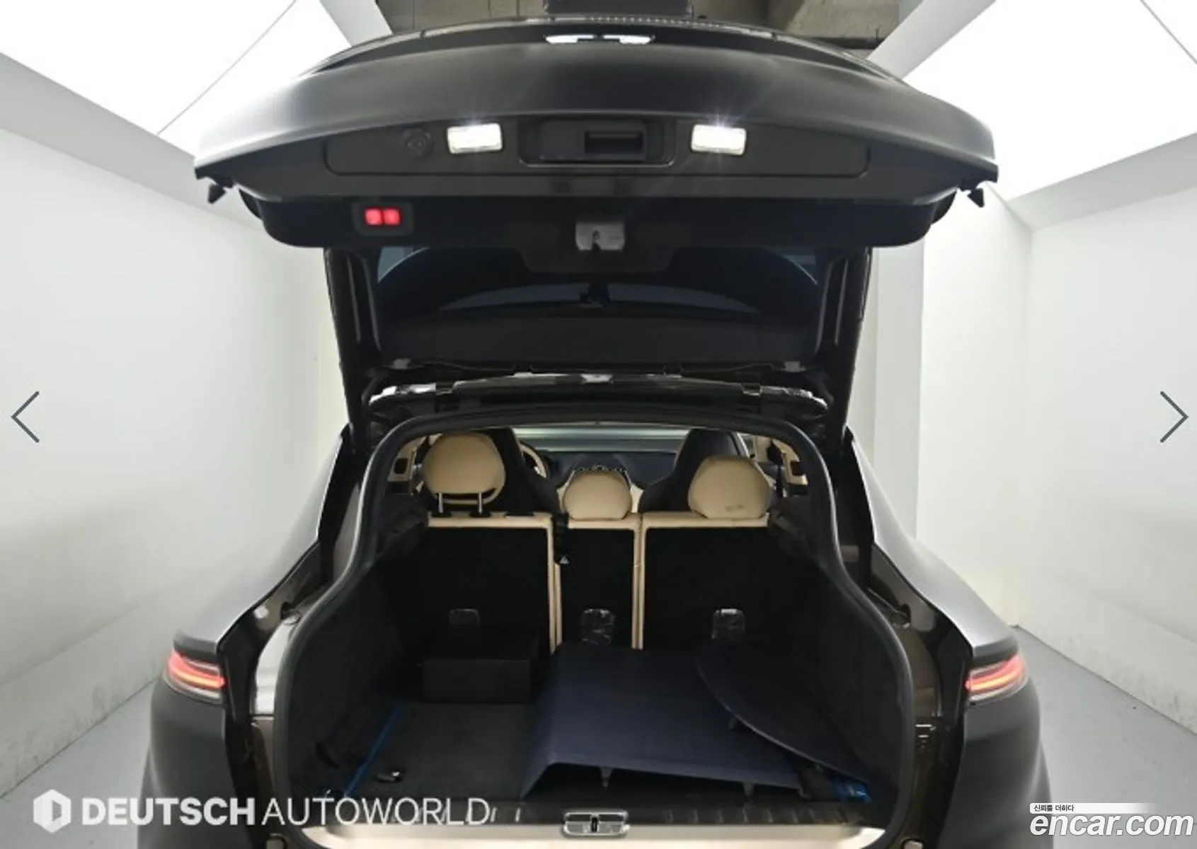Aston Martin DBX 2021 — 9