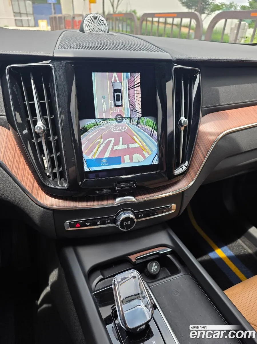 Volvo XC60 2023 — 12