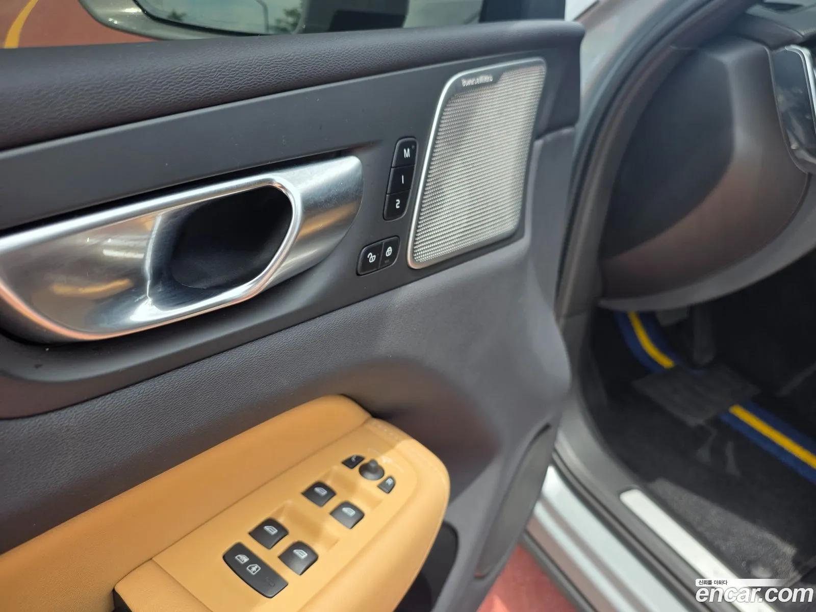 Volvo XC60 2023 — 3
