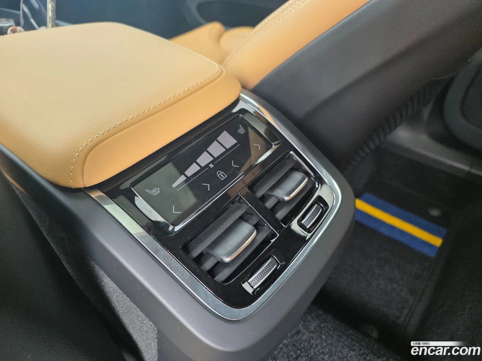 Volvo XC60 2023 — 10