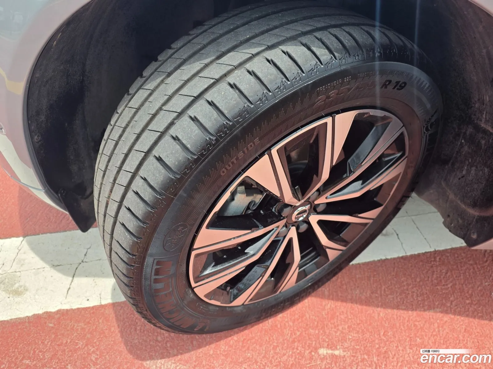 Volvo XC60 2023 — 19