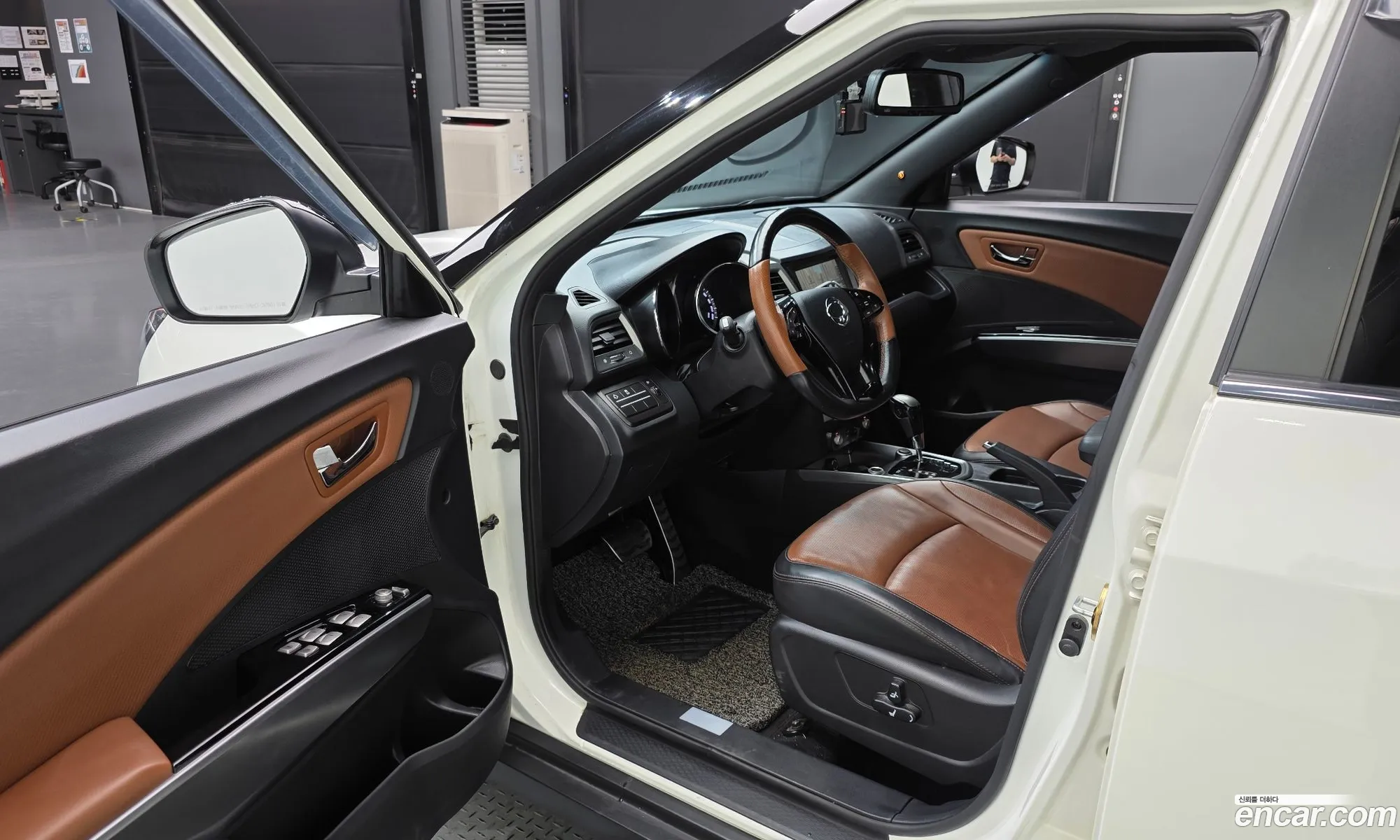 KG Mobility (SsangYong) Tivoli Armour 2017 KPBXH3AR1JP202130 — 10