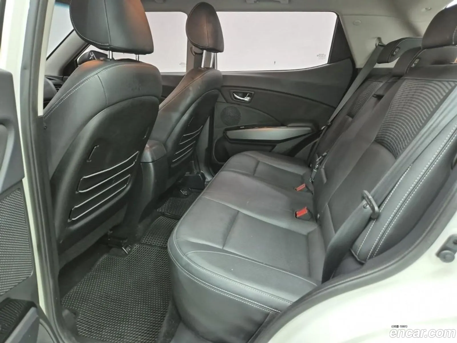 KG Mobility (SsangYong) Tivoli Armour