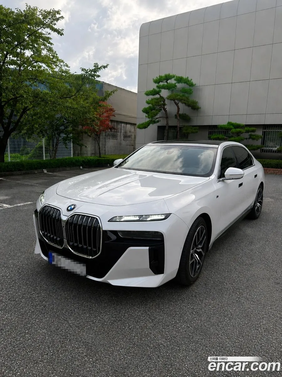 BMW 7 Series 2023 — 10