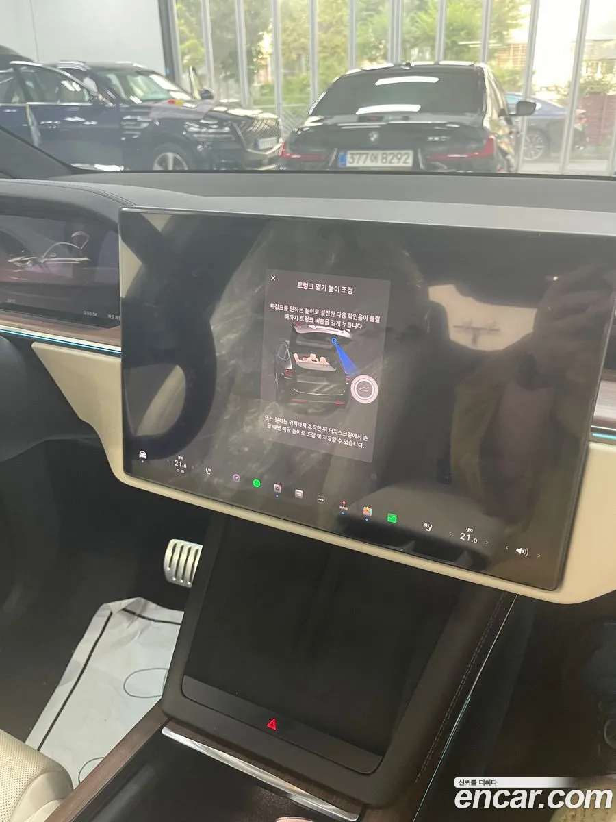 Tesla Model X 2026 — 9