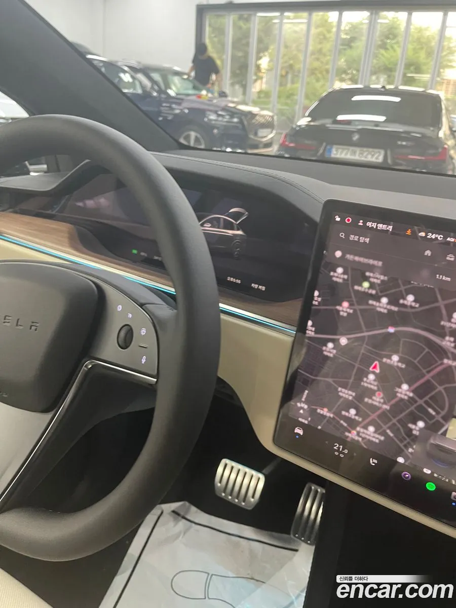 Tesla Model X 2026 — 3