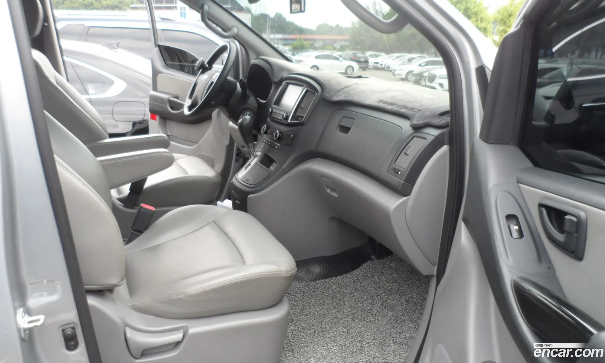 Hyundai Grand Starex 2016 — 18