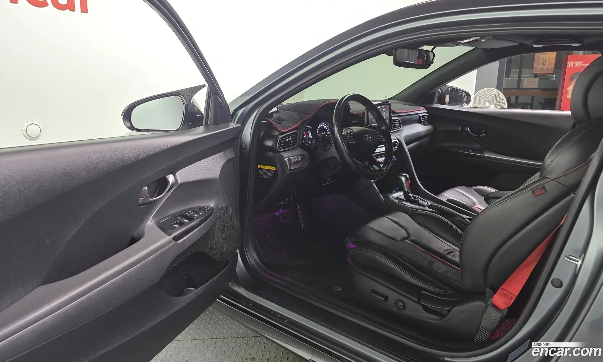Hyundai Veloster 2019 KMHTK61BGKU026731 — 18