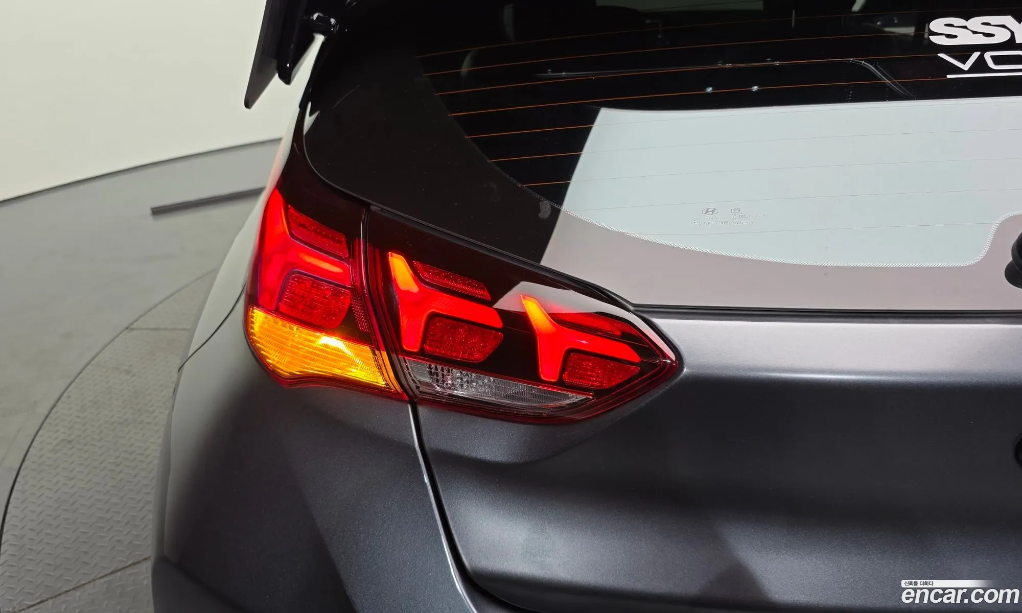 Hyundai Veloster 2019 KMHTK61BGKU026731 — 12