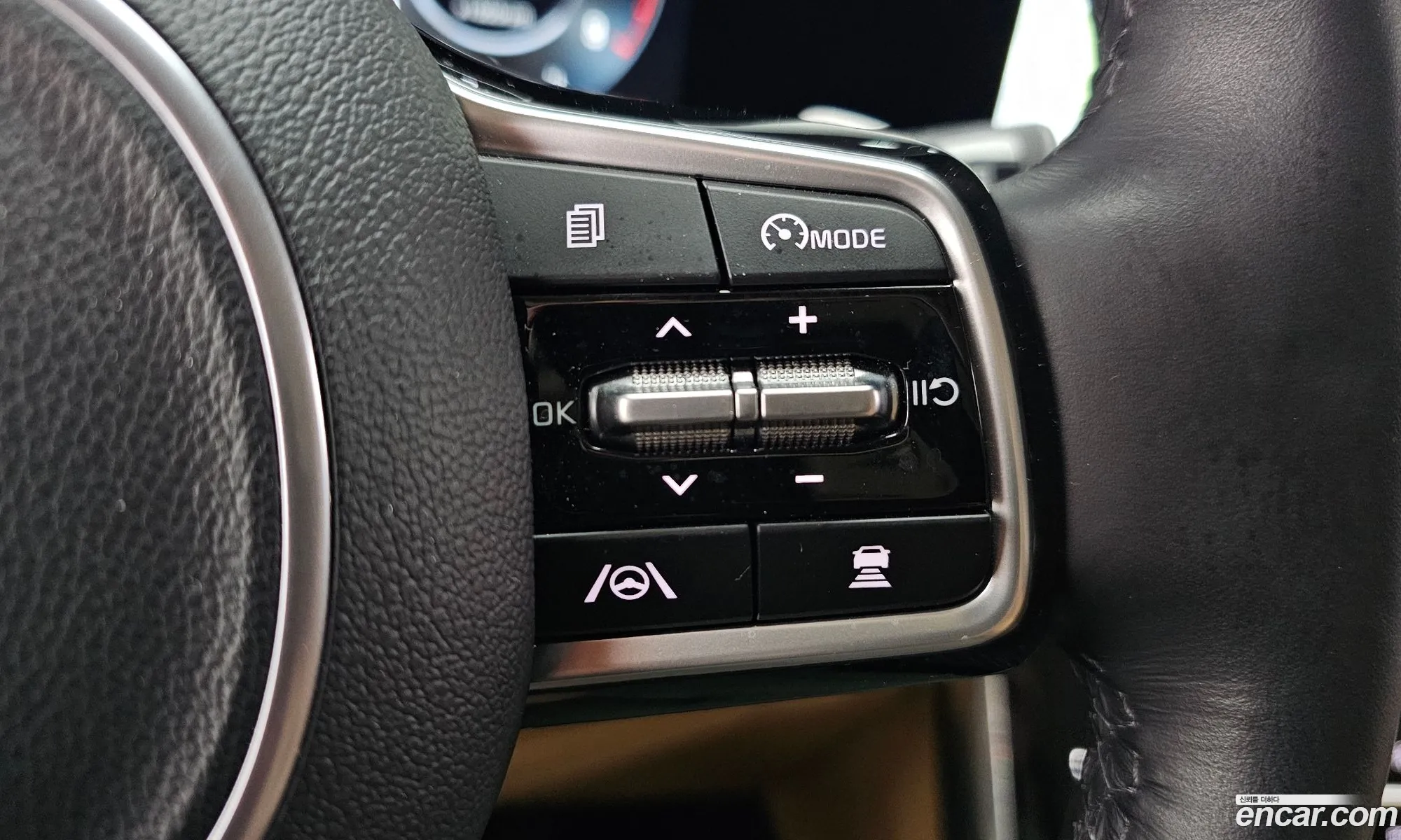 Kia Carnival 2023 KNANE813BPS277446 — 9