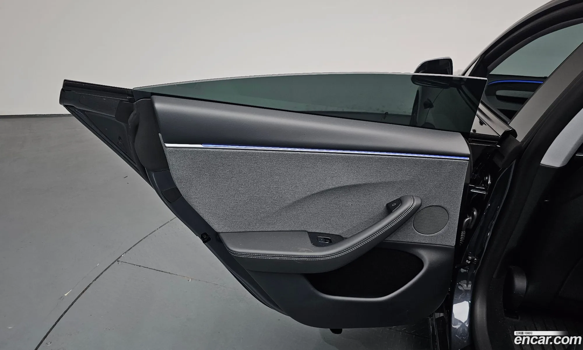 Tesla Model 3 2025 LRW3E7FS8SC507548 — 35