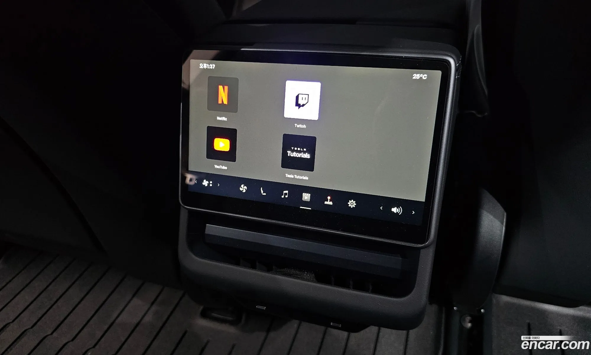 Tesla Model 3 2025 LRW3E7FS8SC507548 — 28