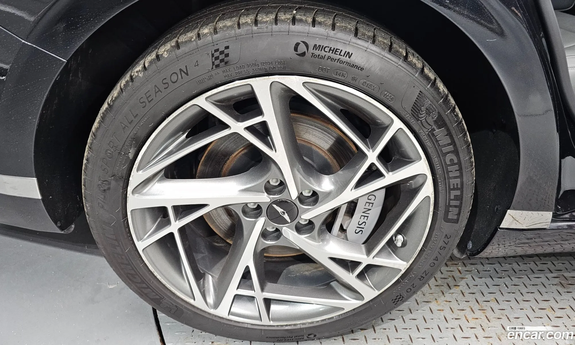 Genesis G90 2022 KMTFA41DDPU020596 — 10