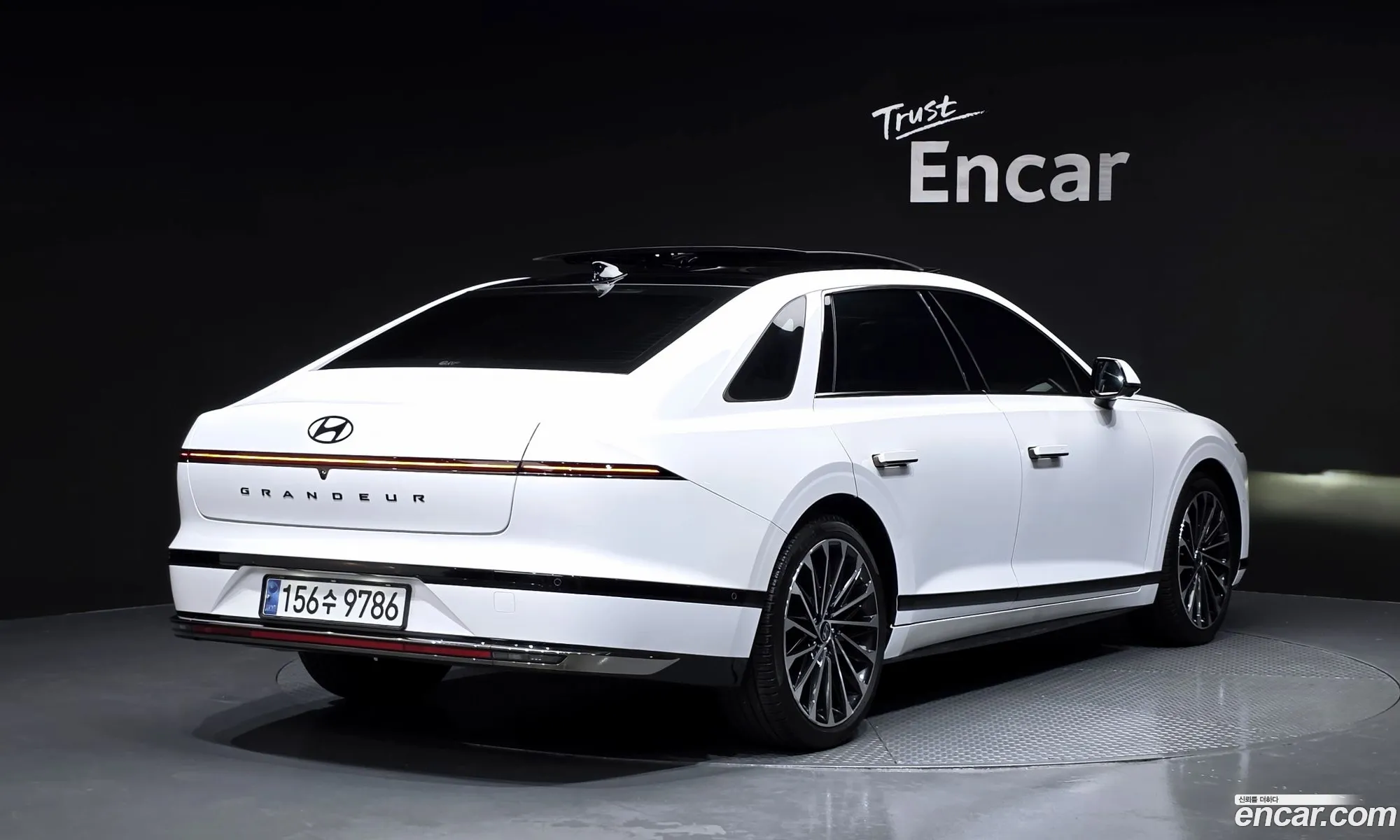 Hyundai Grandeur Hybrid 2023 — 4