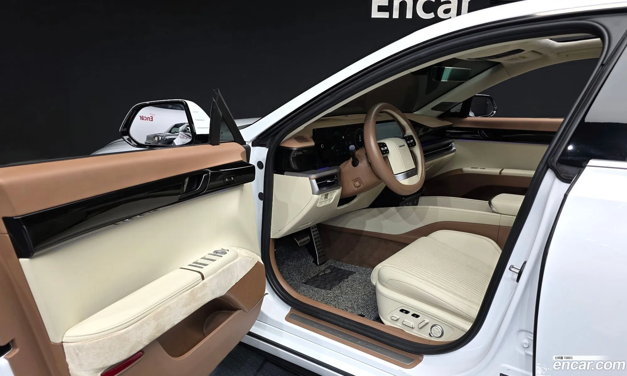 Hyundai Grandeur Hybrid 2023 — 10