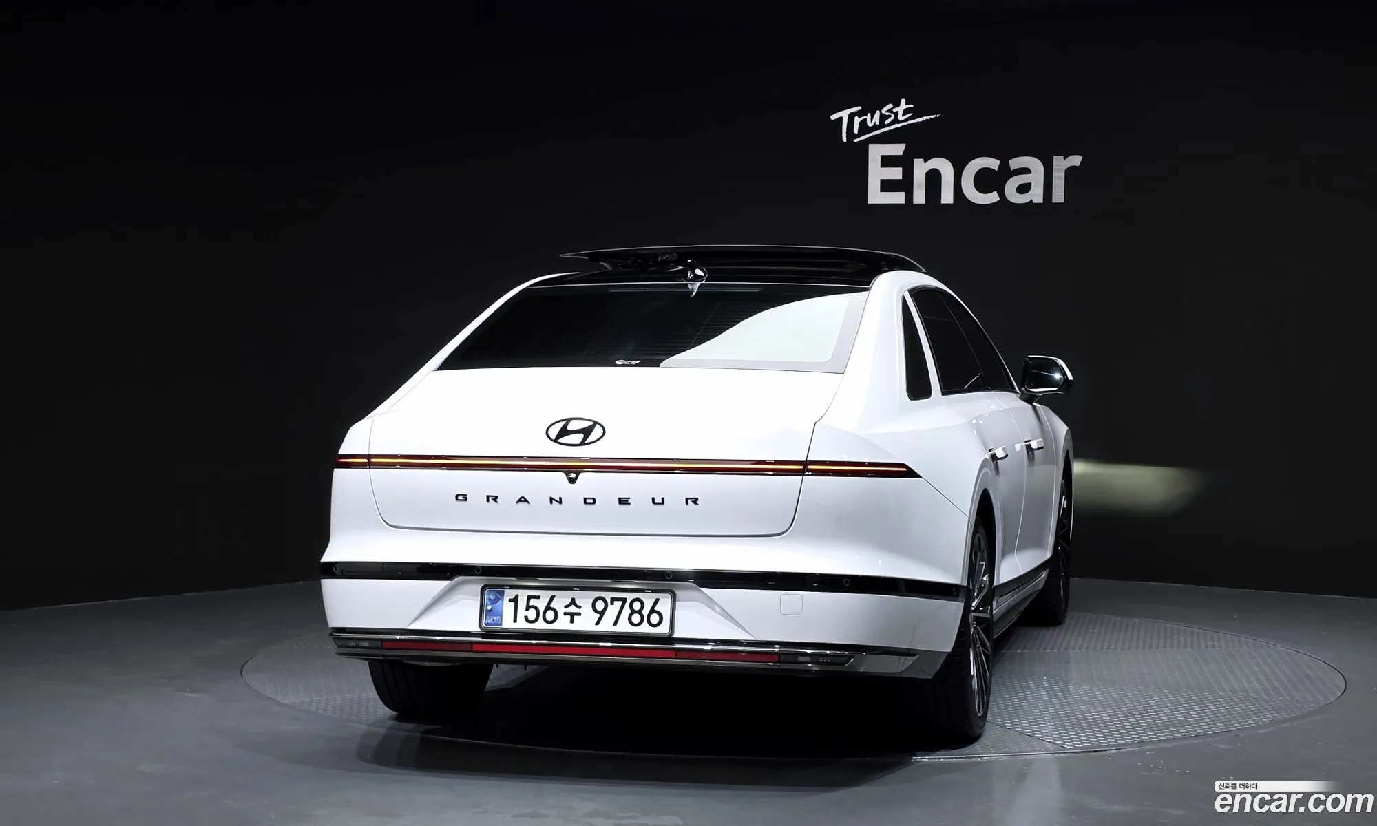 Hyundai Grandeur Hybrid 2023 — 13