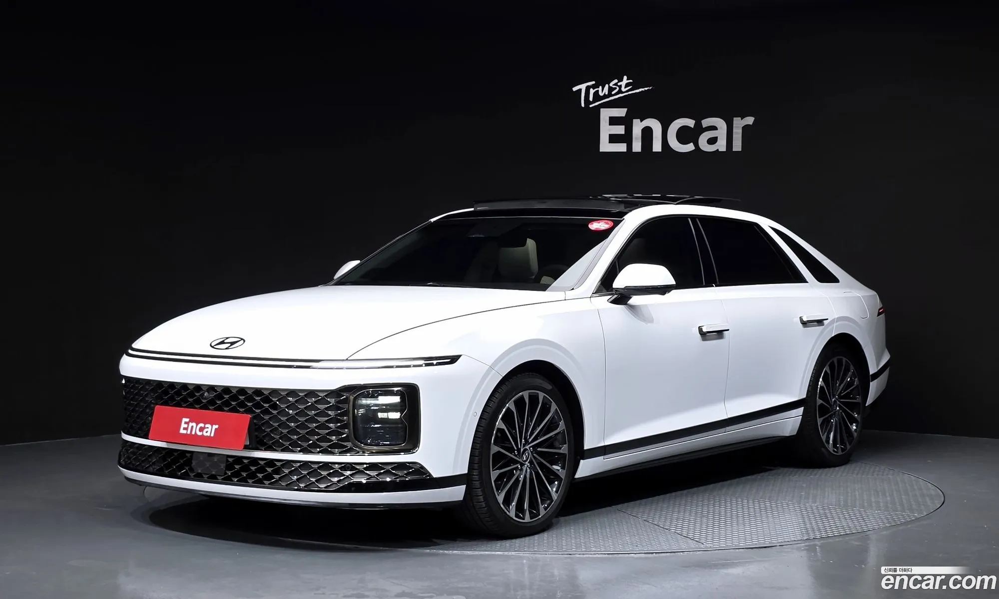 Hyundai Grandeur Hybrid 2023 — 18