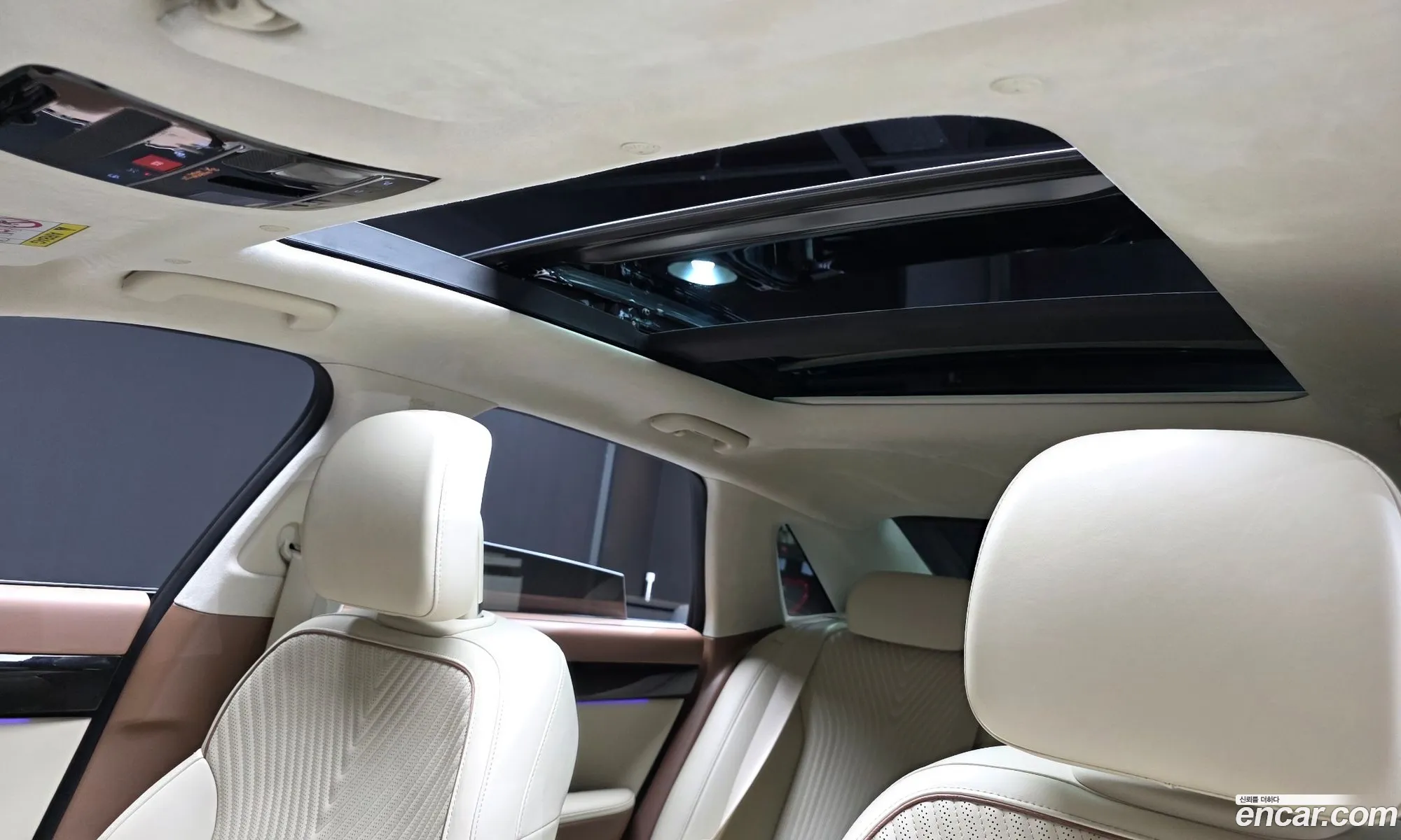 Hyundai Grandeur Hybrid 2023 — 14