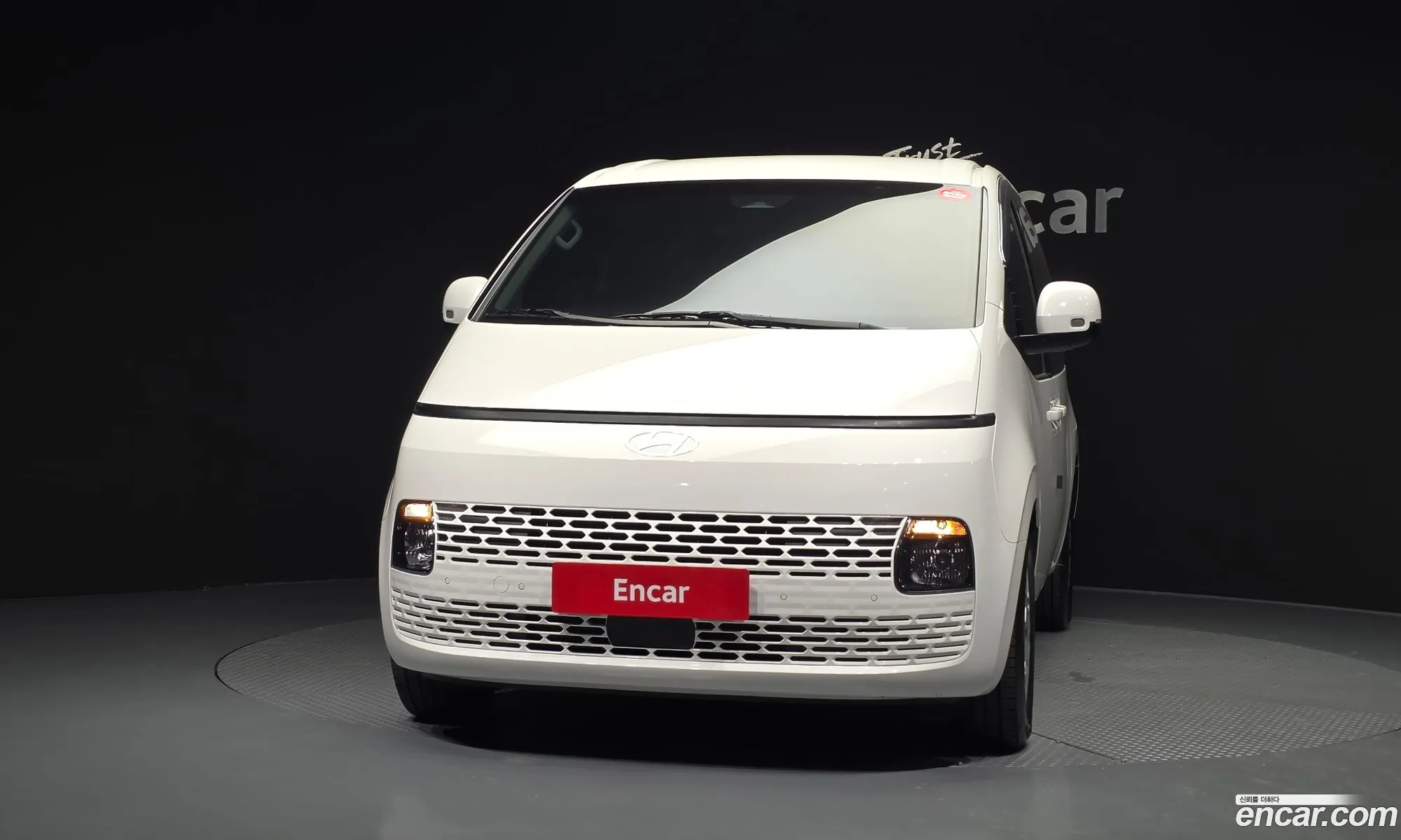 Hyundai Staria 2025 — 18
