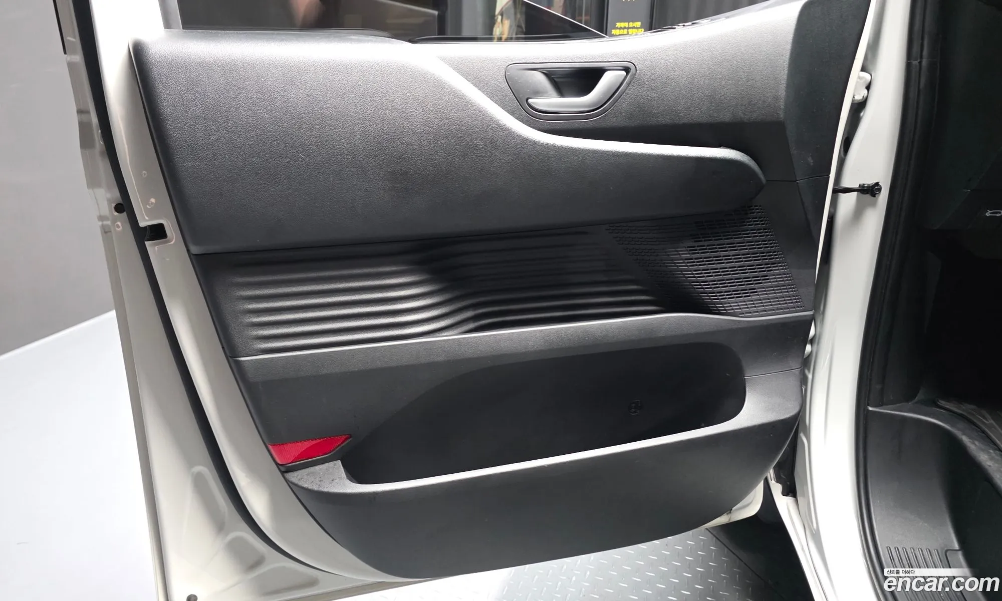 Hyundai Staria 2025 — 29