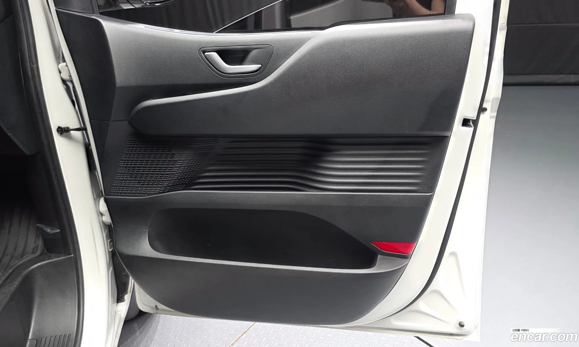 Hyundai Staria 2025 — 2