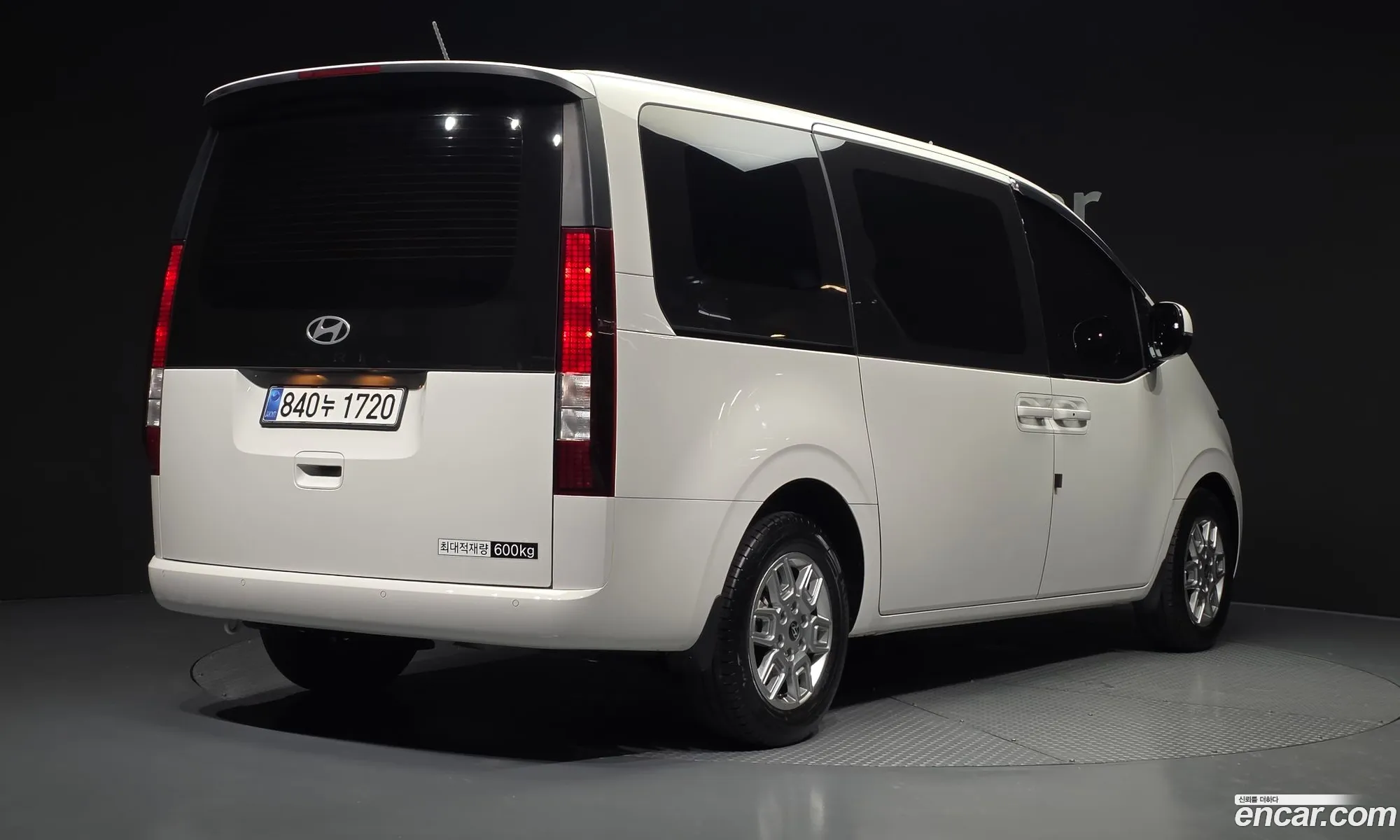 Hyundai Staria 2025 — 7