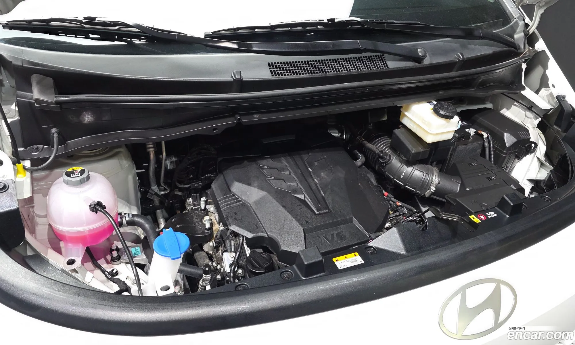 Hyundai Staria 2025 — 25