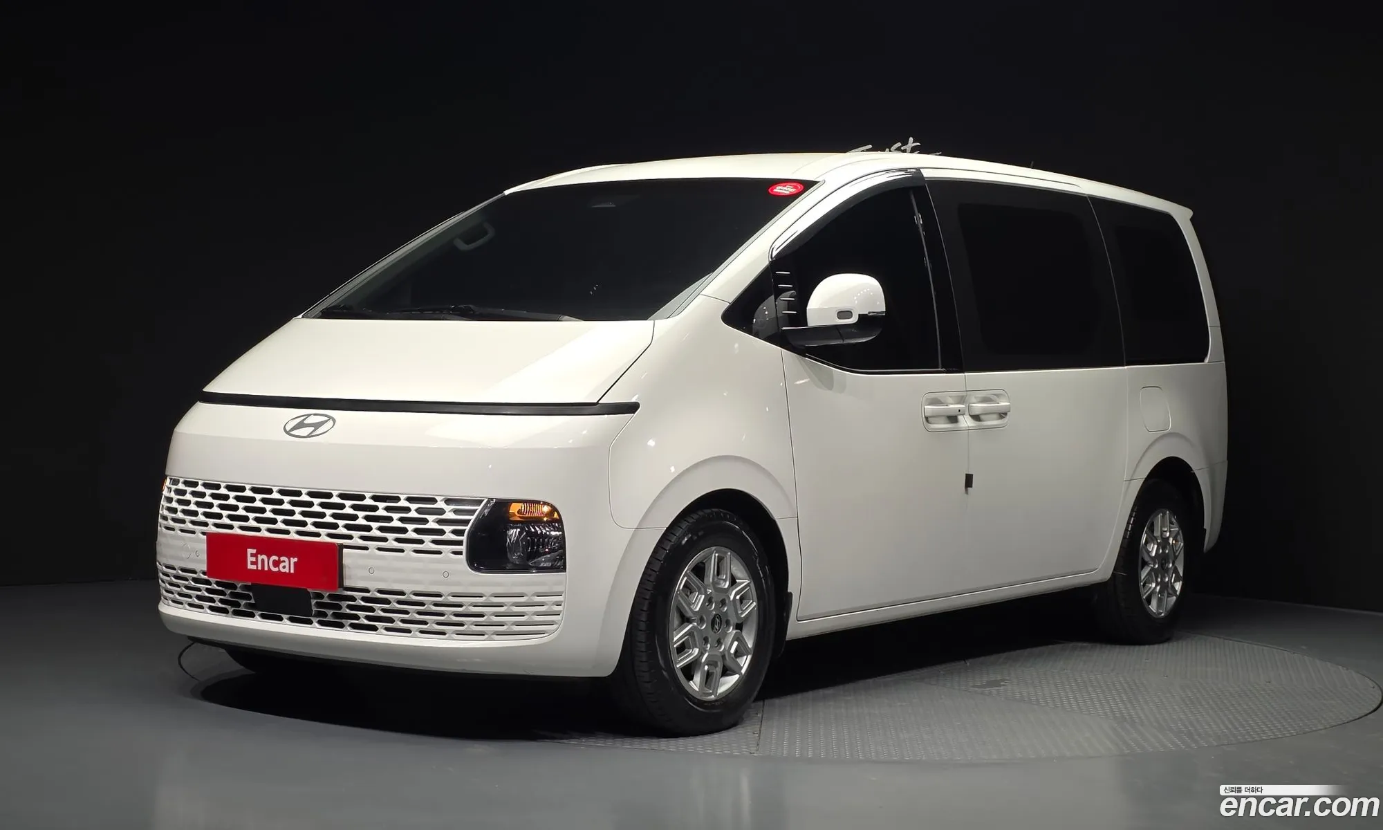 Hyundai Staria 2025 — 16