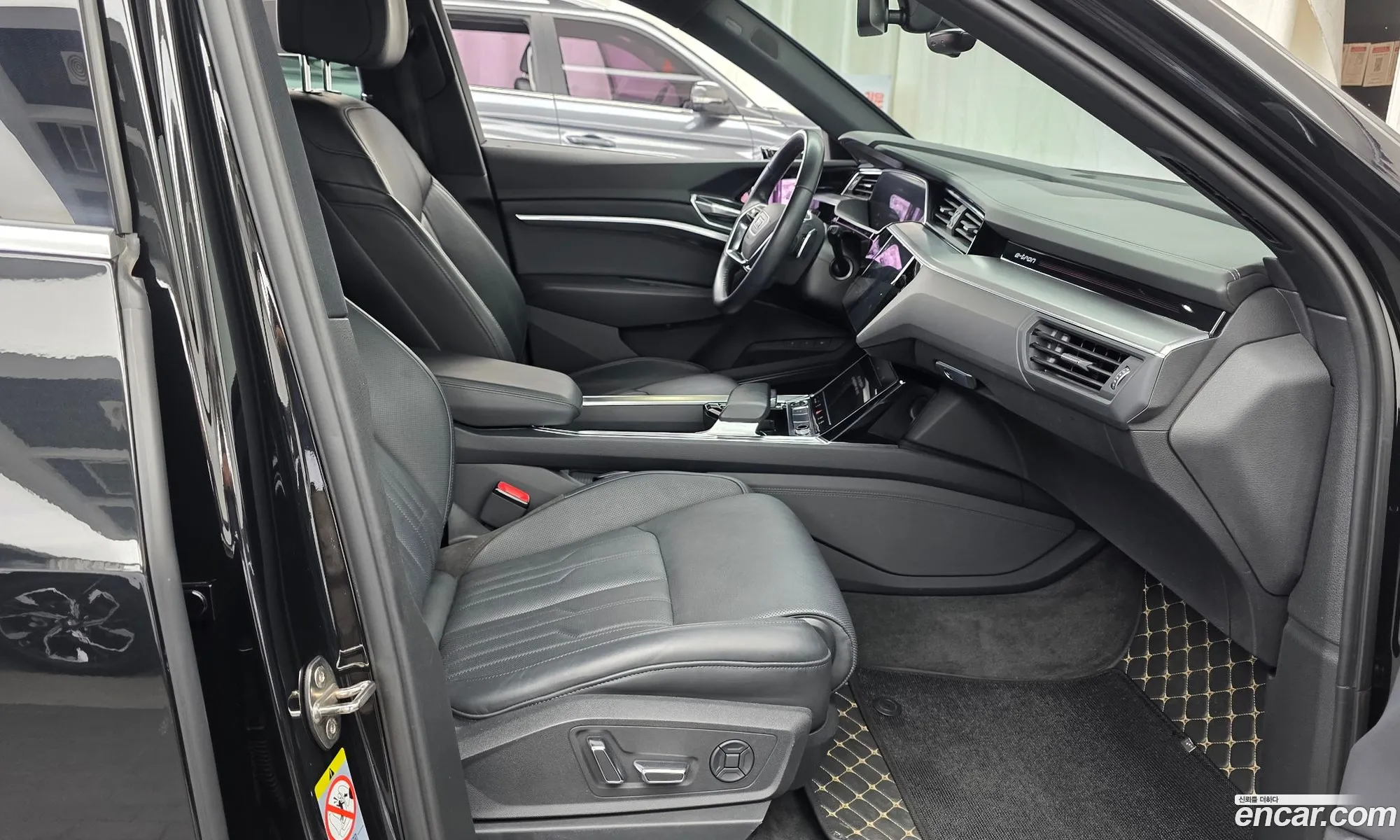 Audi e-tron 2021 WAUZZZGE9NB004222 — 24