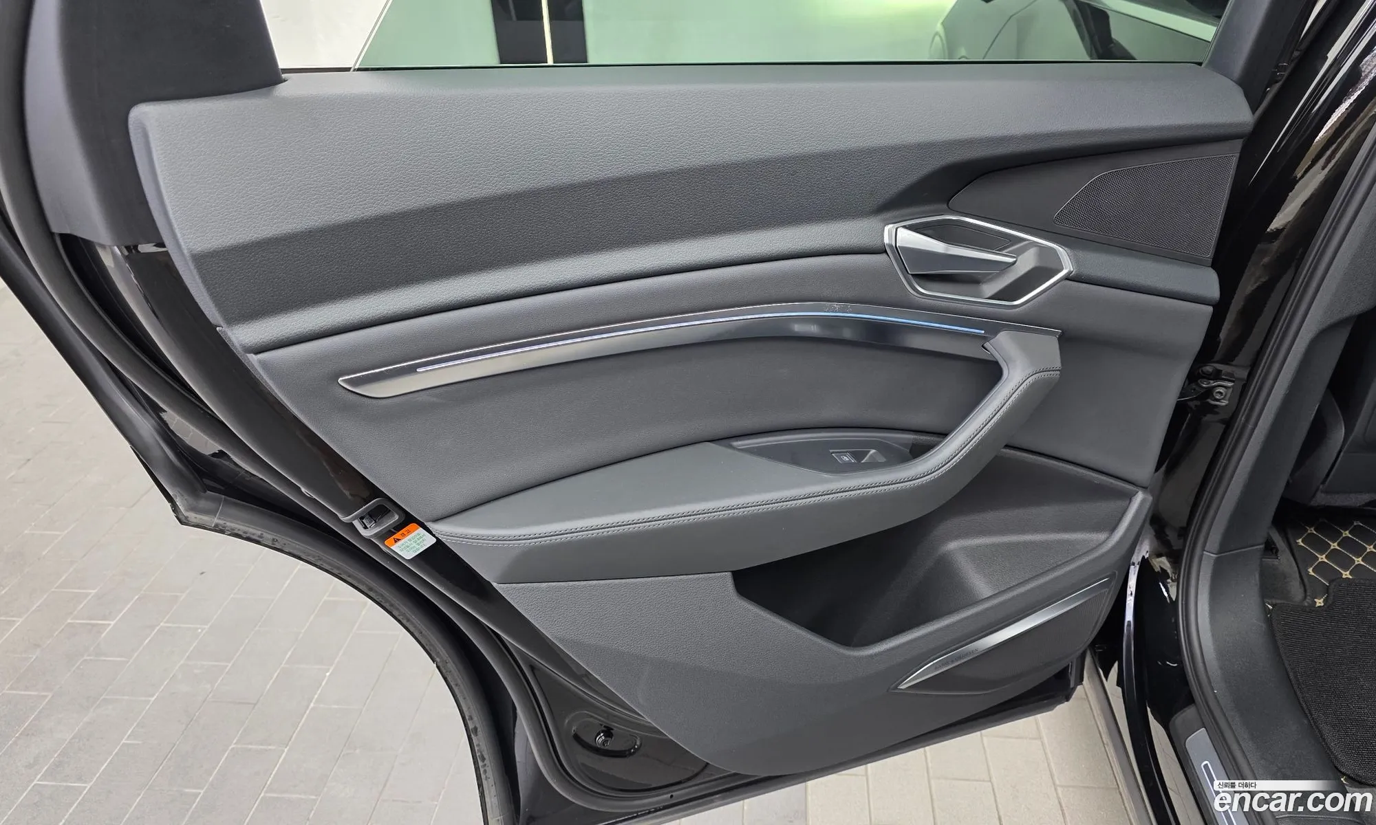 Audi e-tron 2021 WAUZZZGE9NB004222 — 4