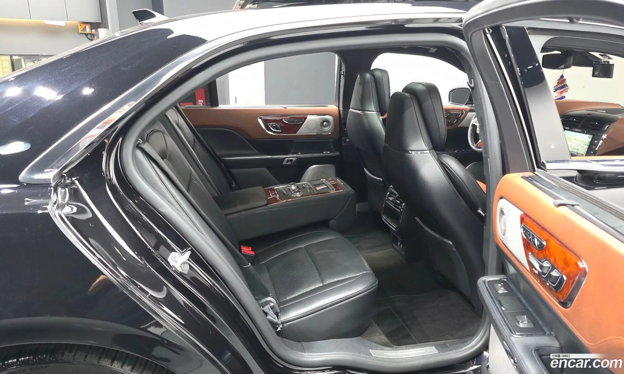 Lincoln Continental 10th Gen 2019 — 9