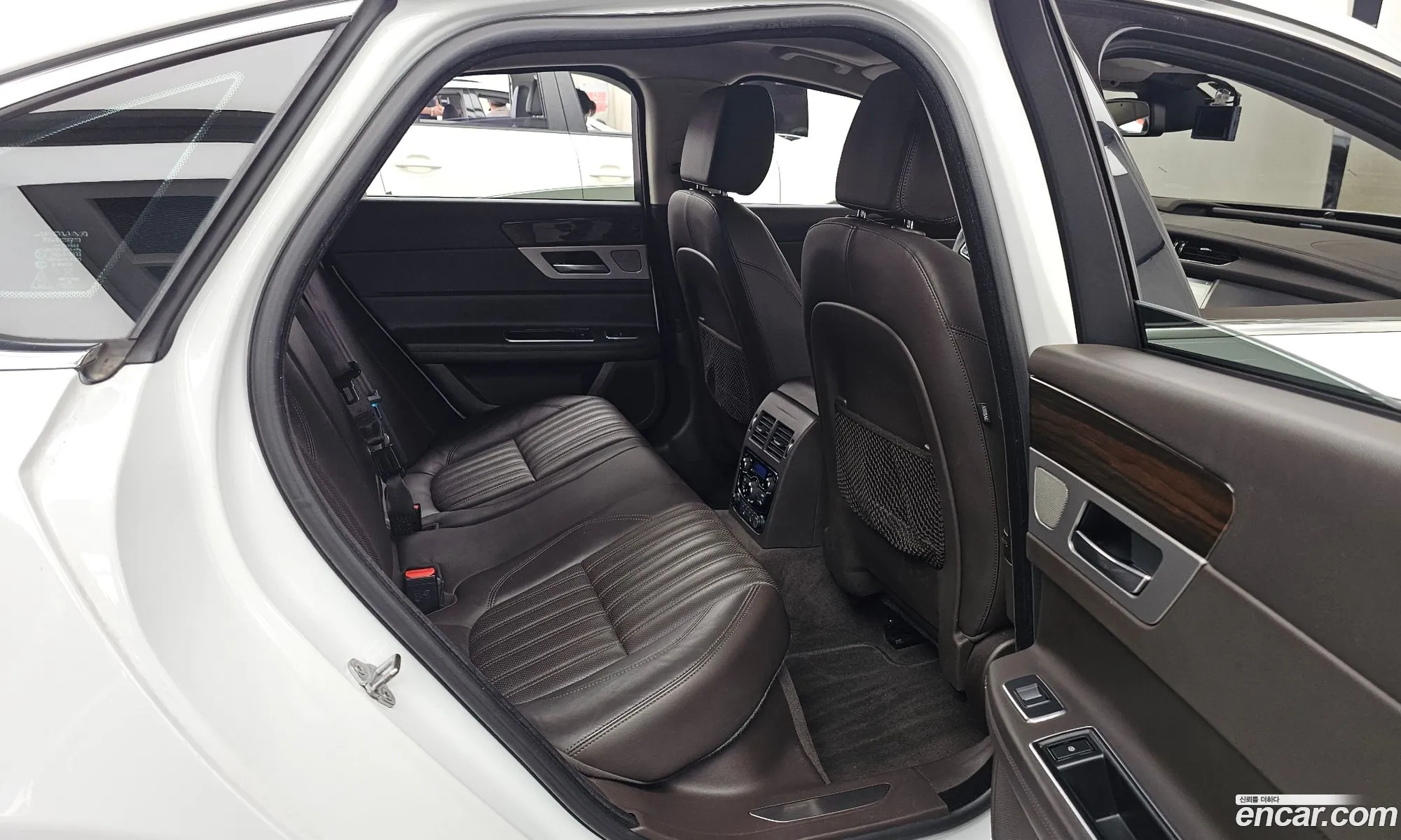 Jaguar XF 2016 SAJBB4BG5HCY38542 — 11