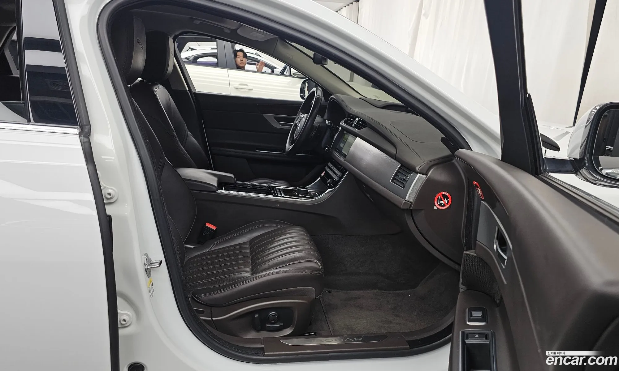 Jaguar XF 2016 SAJBB4BG5HCY38542 — 12